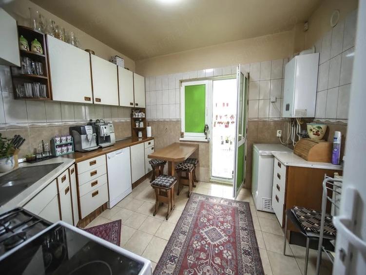 Casă cu Teren 250 Mp în Criș