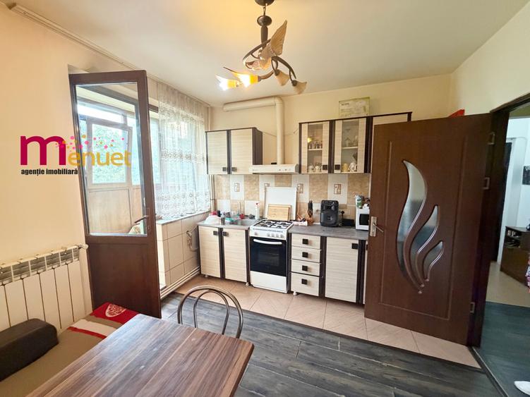 Apartament cu 2 camere decomandat în Central