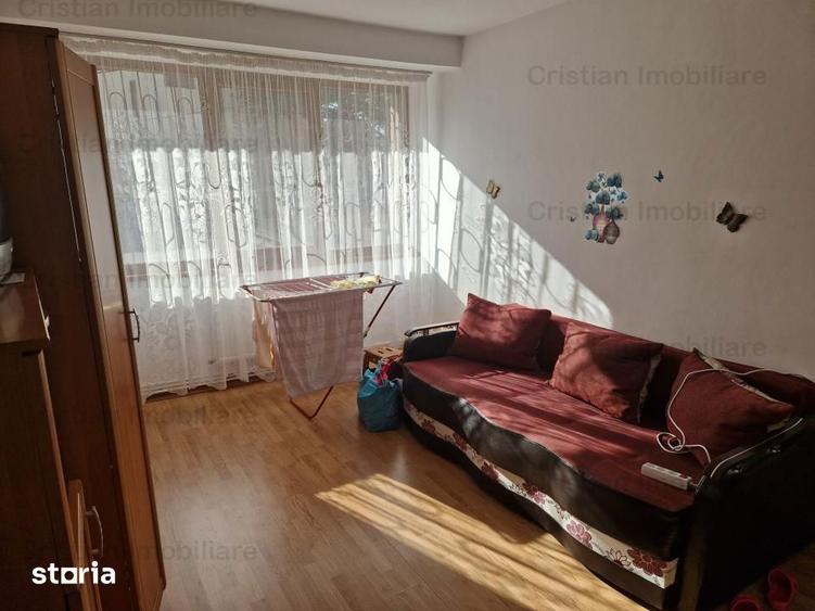 Apartament cu 2 camere semidecomandat în Școlilor