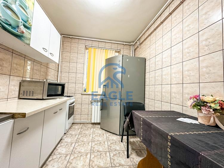 Apartament cu 2 camere semidecomandat, mobilat în Tomis III