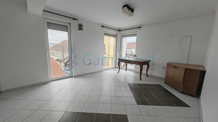 Spațiu comercial, de 285 mp, în Aleșd