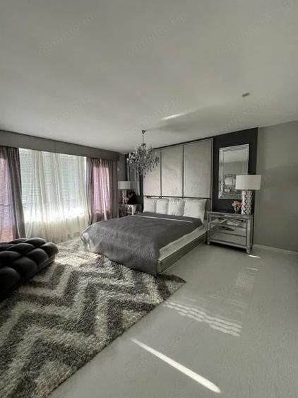 Apartament cu 5 camere semidecomandat în Soarelui