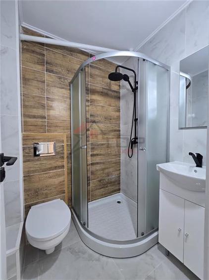 Apartament cu 4 camere decomandat în Dacia