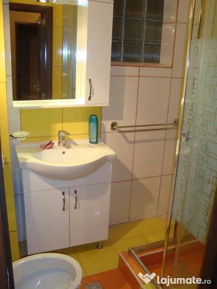 Apartament cu 4 camere decomandat în Complex Studențesc
