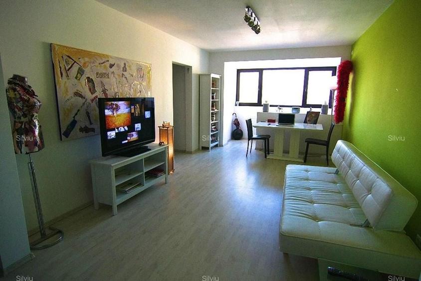 Apartament cu 3 camere decomandat în Cotroceni
