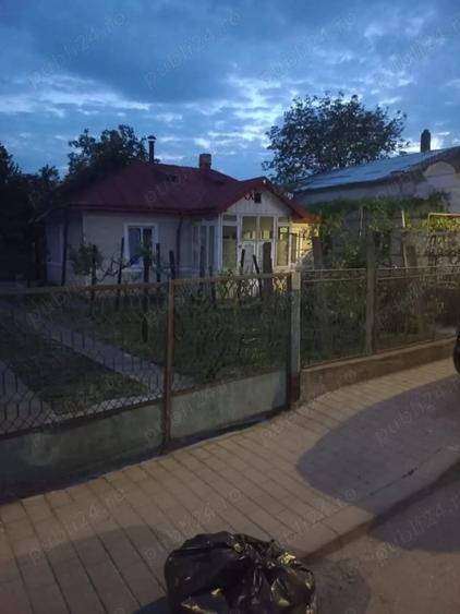 Casă cu 3 camere în Central