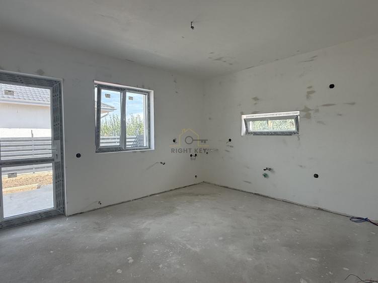 Casă individuală cu 4 camere cu Teren 340 Mp în Joița