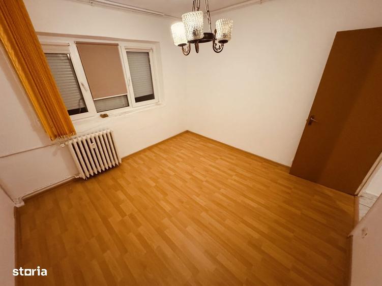 Apartament cu 3 camere decomandat în Rahova