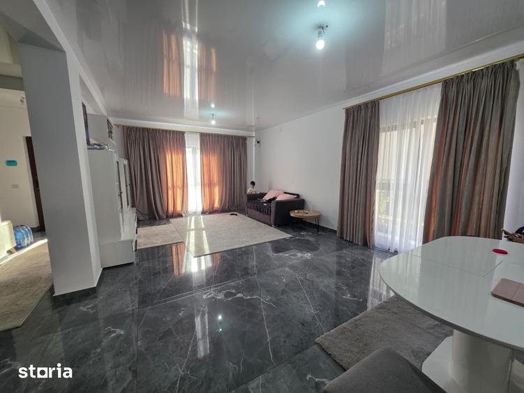 Casă cu 6 camere cu Teren 255 Mp în Dobroești