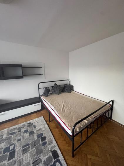 Apartament cu 4 camere decomandat în Zorilor
