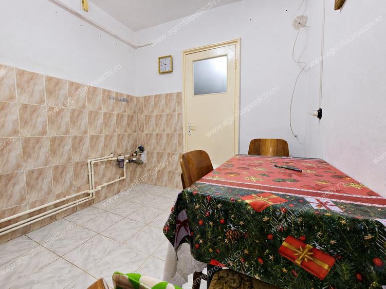 Apartament cu 2 camere semidecomandat în Micro 16