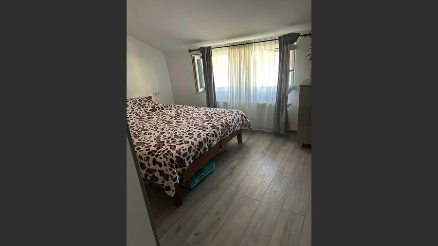 Casă cu 5 camere cu Canalizare în Micro 1