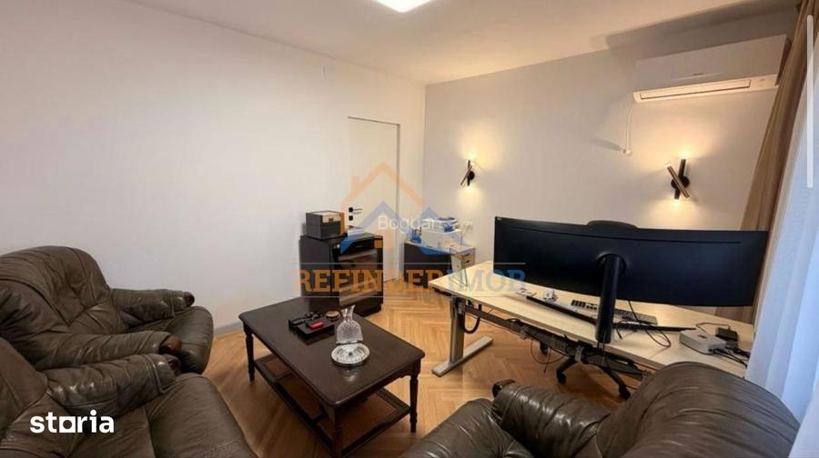 Apartament cu 3 camere semidecomandat, mobilat în Centrul Civic