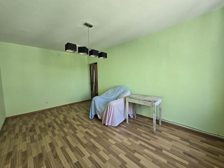 Apartament cu 3 camere decomandat în Vidin-Progresul