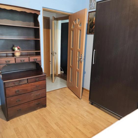Apartament cu 3 camere decomandat în Exterior Vest