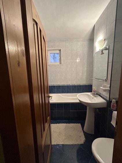 Apartament cu 3 camere decomandat în Iosia