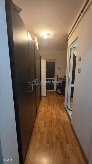 Apartament cu 2 camere decomandat în Rovine