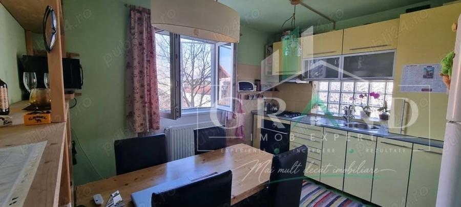 Apartament cu 2 camere decomandat, mobilat în Bulgaria