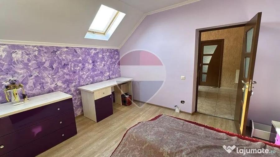 Casă cu 5 camere cu Teren 535 Mp în Sântandrei