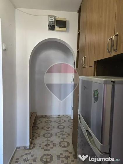 Apartament cu 2 camere semidecomandat în Progresul