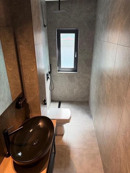 Duplex cu 5 camere cu Canalizare în Dumbrăvița
