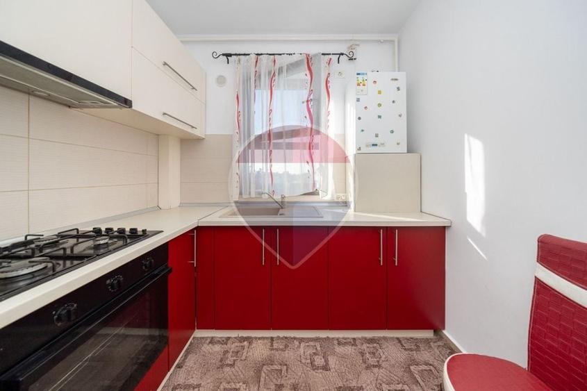 Apartament cu 2 camere decomandat, mobilat în Central