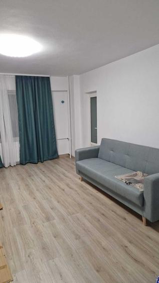 Apartament cu 3 camere decomandat în Păcii