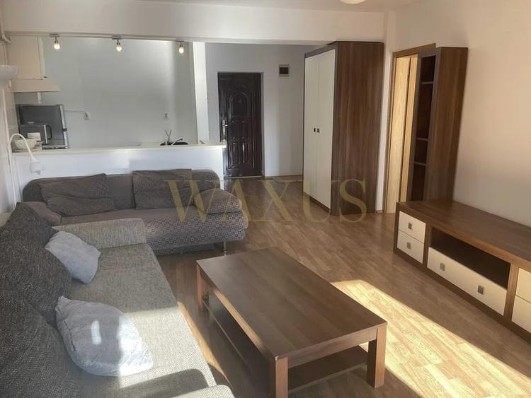 Apartament cu 2 camere semidecomandat, mobilat în Central — fotografia 1