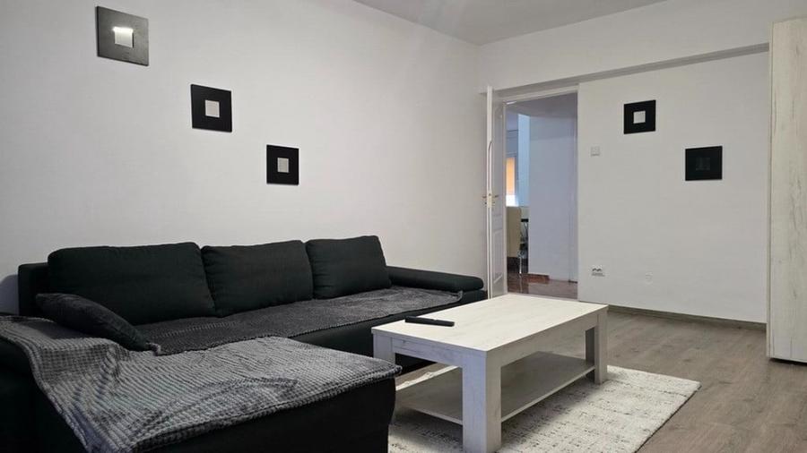 Apartament cu 2 camere decomandat în 22 Decembrie