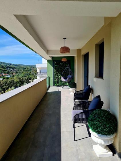 Apartament cu 3 camere decomandat în Exterior Vest