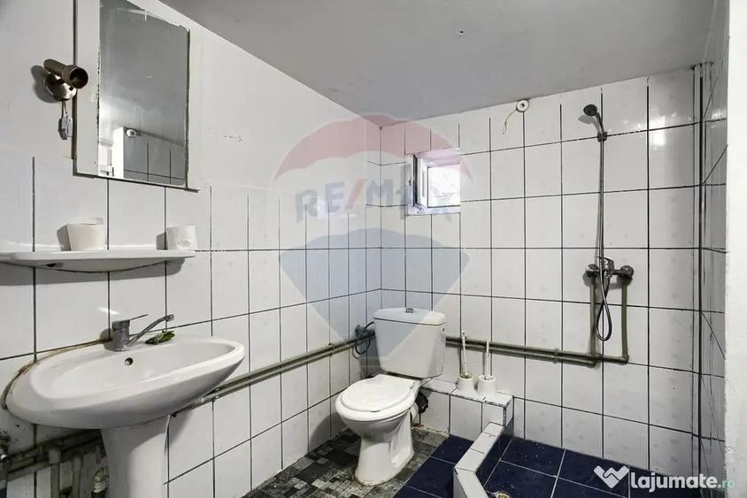 Casă cu 6 camere cu Teren 450 Mp în Central