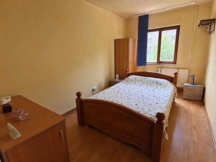 Apartament cu 3 camere decomandat în Traian