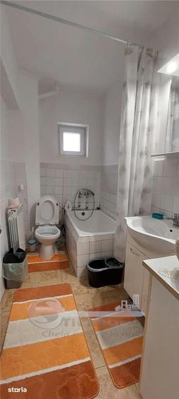 Apartament cu 3 camere decomandat în Holboca
