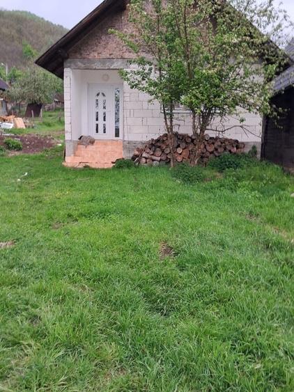 Casă cu 2 camere în Bârsana