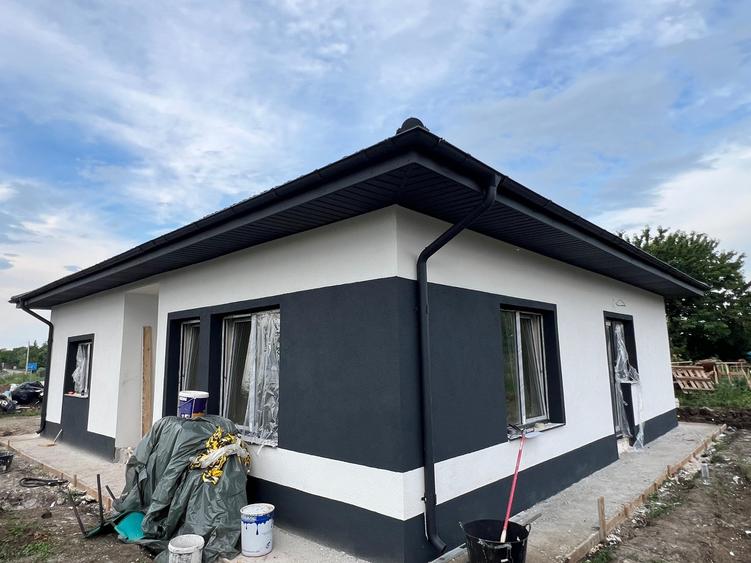 Casă individuală cu 4 camere cu Teren 400 Mp în Rediu