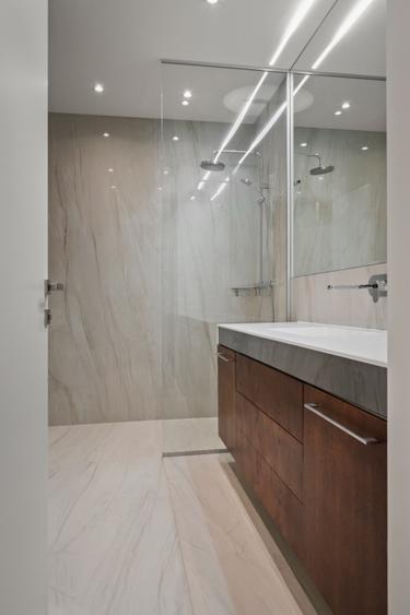 Apartament cu 4 camere decomandat în Arcul de Triumf
