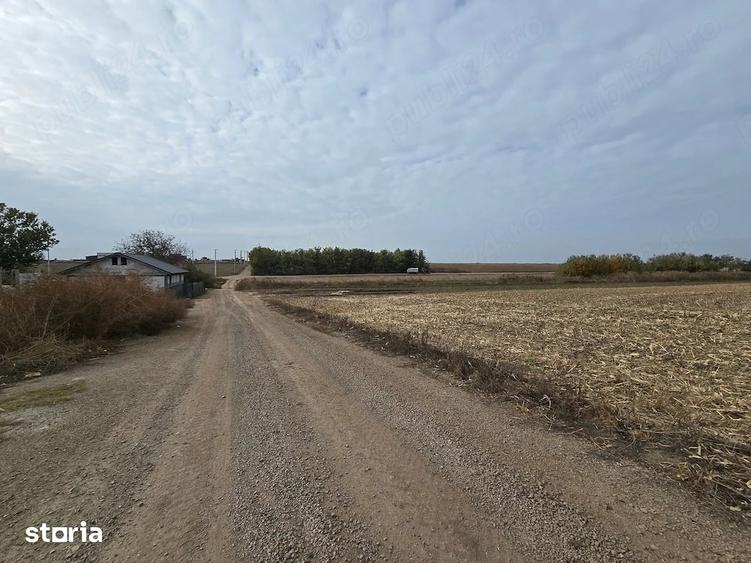 Teren de 20172 mp, în Vânători