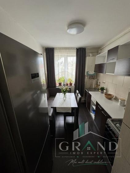 Apartament cu 2 camere semidecomandat, mobilat în Semicentral