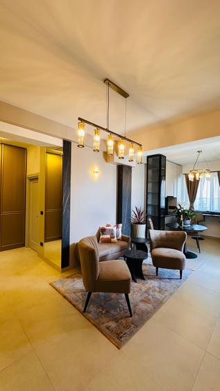 Apartament cu 3 camere decomandat în Exterior Vest