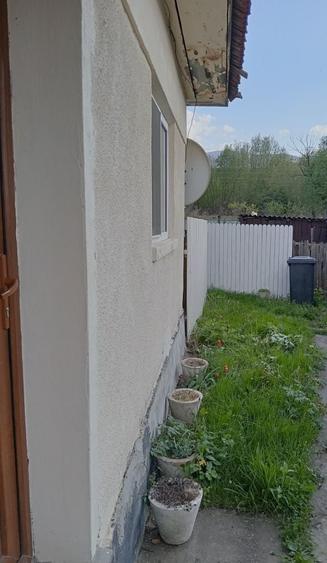 Casă cu 2 camere cu Teren 397 Mp în Baru