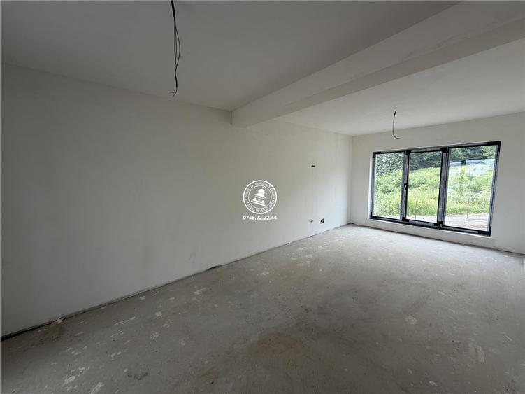 Casă cu 4 camere decomandat cu Teren 400 Mp în Bârnova