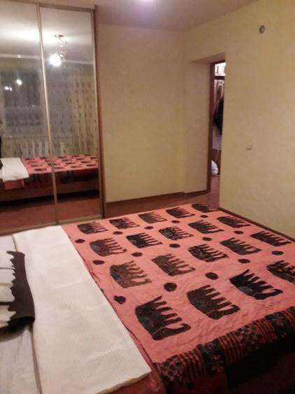Apartament cu 3 camere decomandat în Lipovei