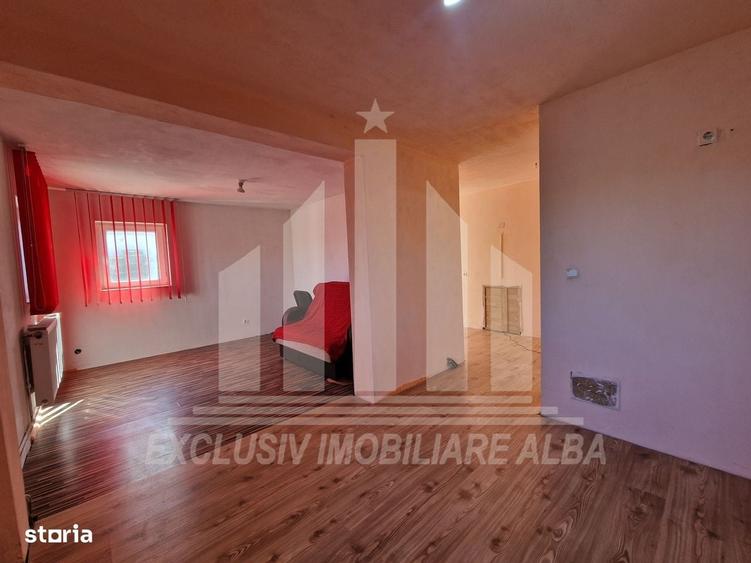 Casă cu 3 camere în Petrești