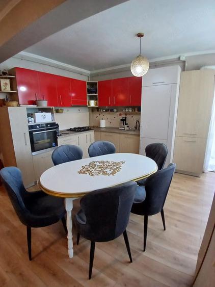 Apartament cu 4 camere decomandat în Gheorgheni