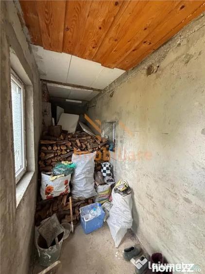 Casă cu 2 camere cu Teren 4000 Mp în Dernișoara