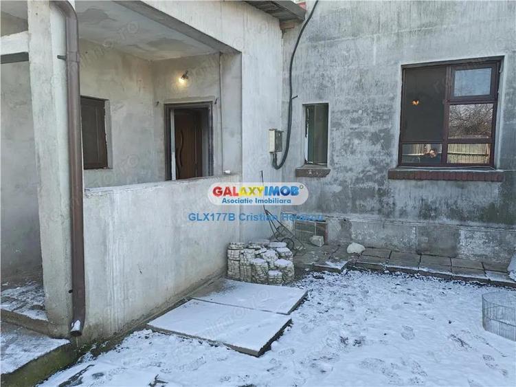 Apartament cu 3 camere decomandat în Chitila