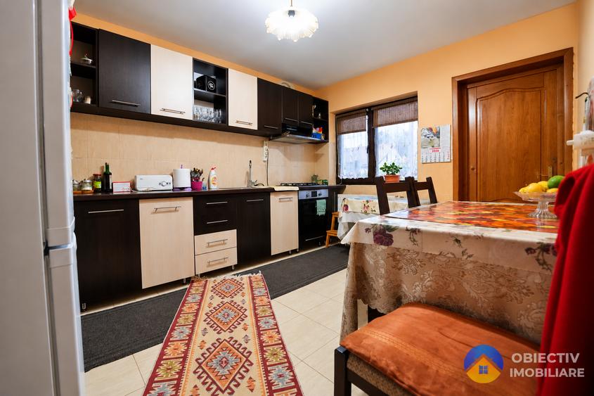 Casă individuală cu 5 camere cu Teren 492 Mp în Izvoare (Dumbrava Roșie)