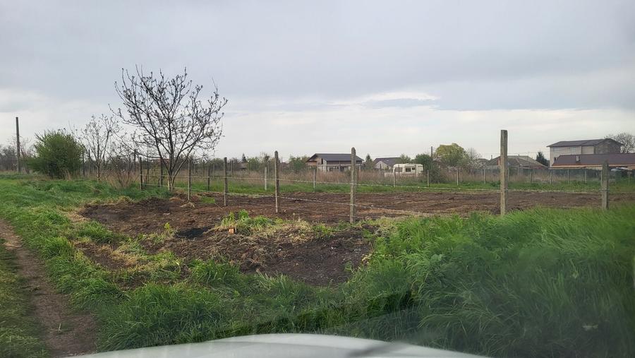 Teren de 1000 mp, în Tuzla