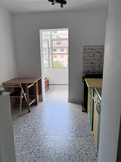 Apartament cu 2 camere decomandat în Exterior Vest