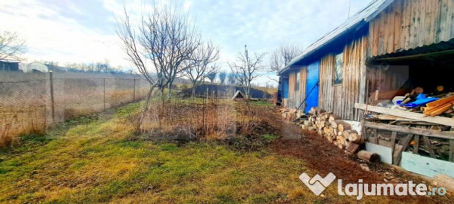 Casă cu 2 camere cu Teren 1000 Mp în Dezmir